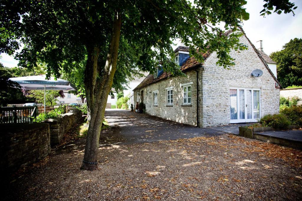 Bodkin House Hotel Little Badminton Exterior photo